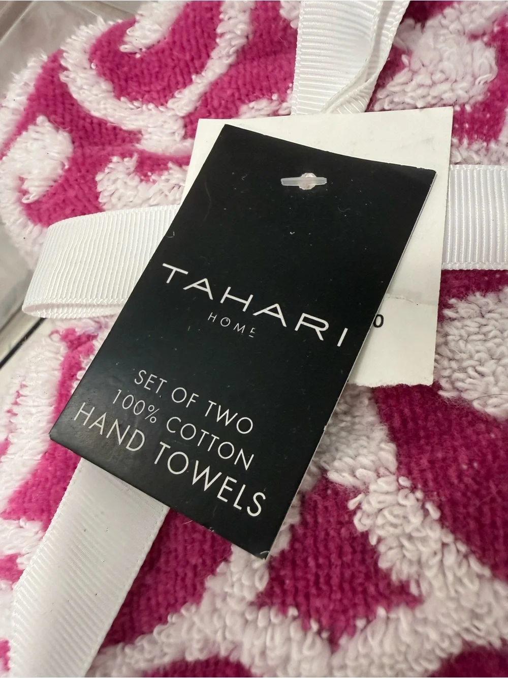 Tahari Home Embossed Scroll Hand Towels NWT 2 Pack Fuschia & White